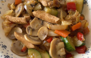 Pollo salteado con verduras